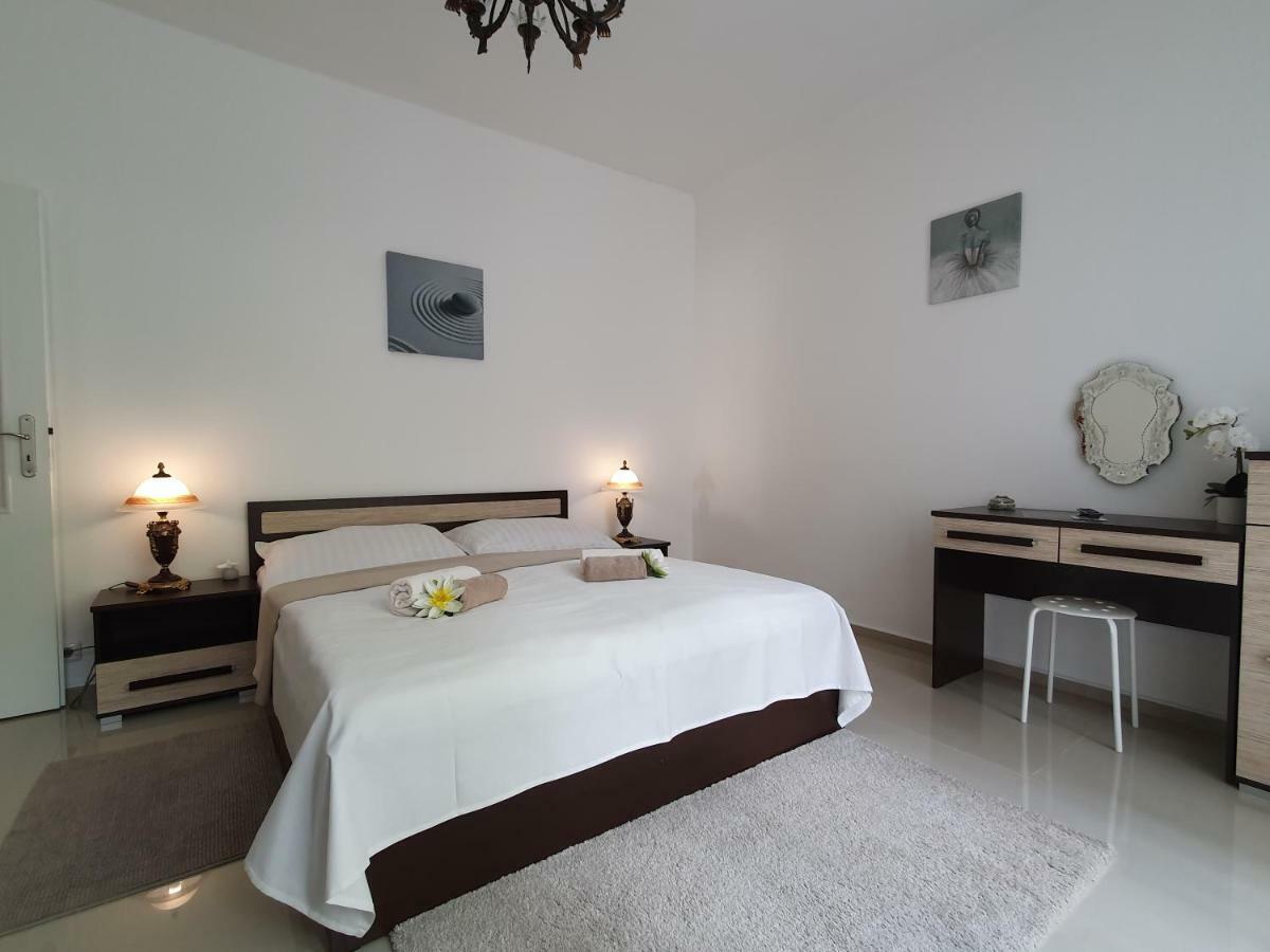 Madonna Apartments Karlovy Vary Esterno foto